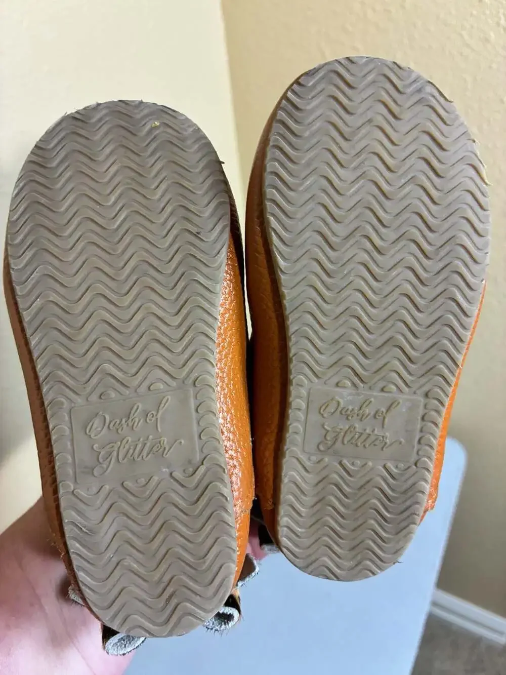 Dash of Glitter orange pebbled